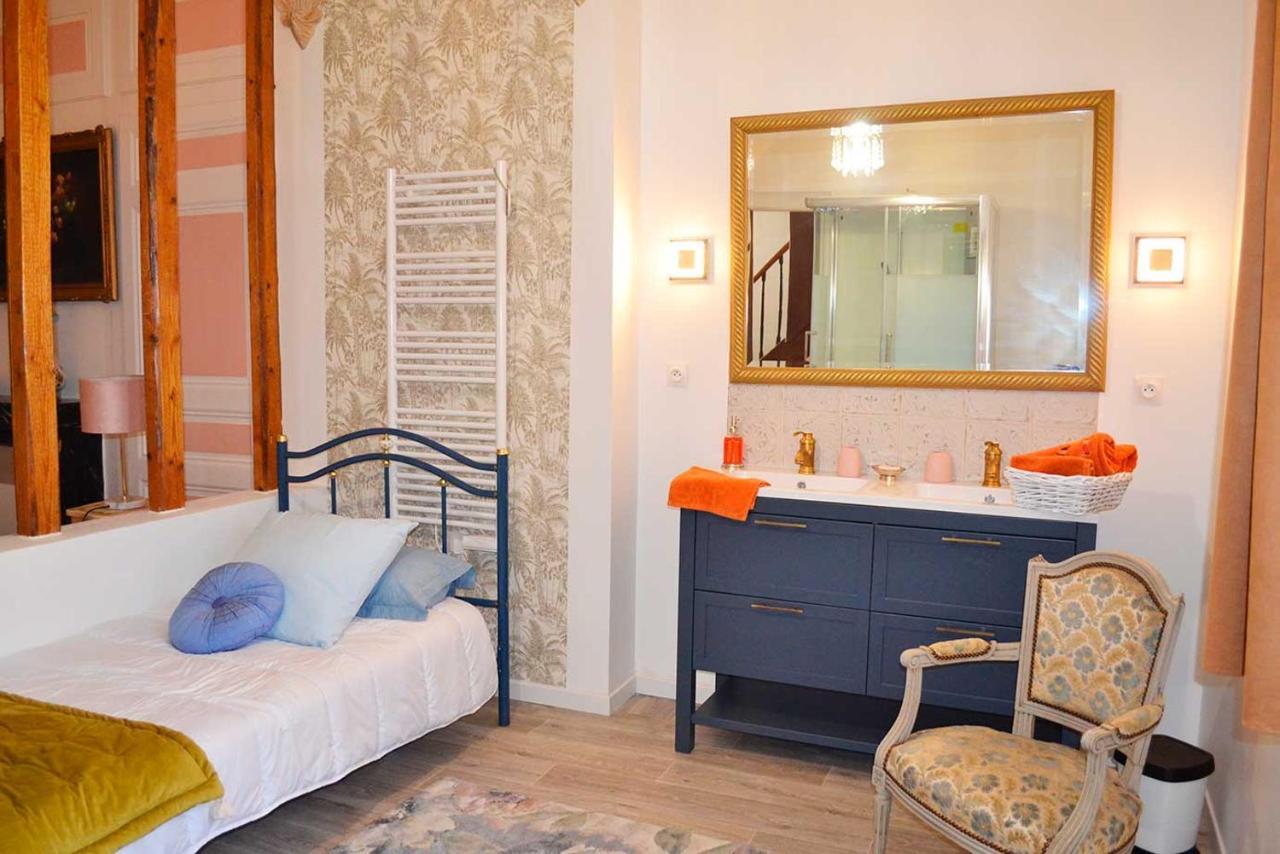 Hotel Domaine De L Hyeres Grandcourt  Esterno foto